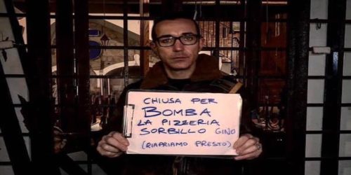 Napoli, Brignone: Il governo indossa divise mentre scoppiano le bombe